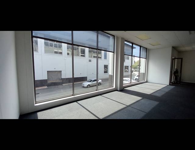 186M² OFFICE TO LET IN BRYANSTON